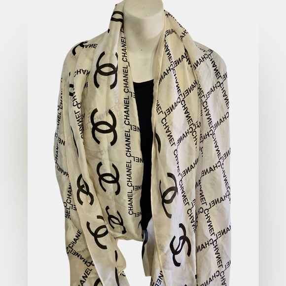 CHANEL Authentic Silk Scarf/Wrap EUC💕 - Picture 1 of 7